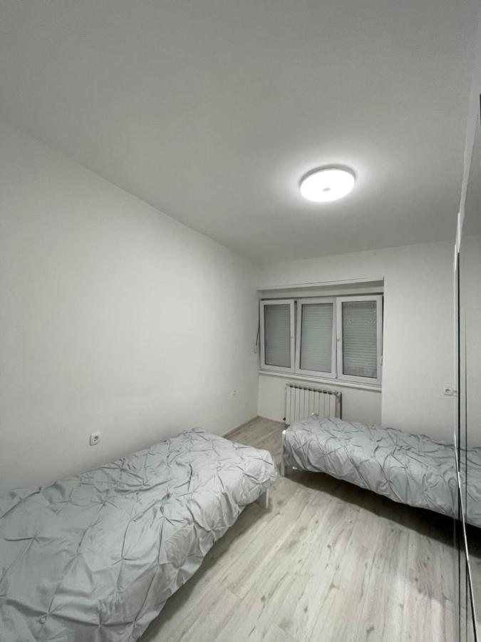 Modern & Cozy 2-Bedroom Vacation Home In Sarajevo Exterior photo